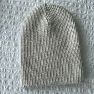 Aritzia Sunday Best Soft Cream Ribbed Beanie / Toque